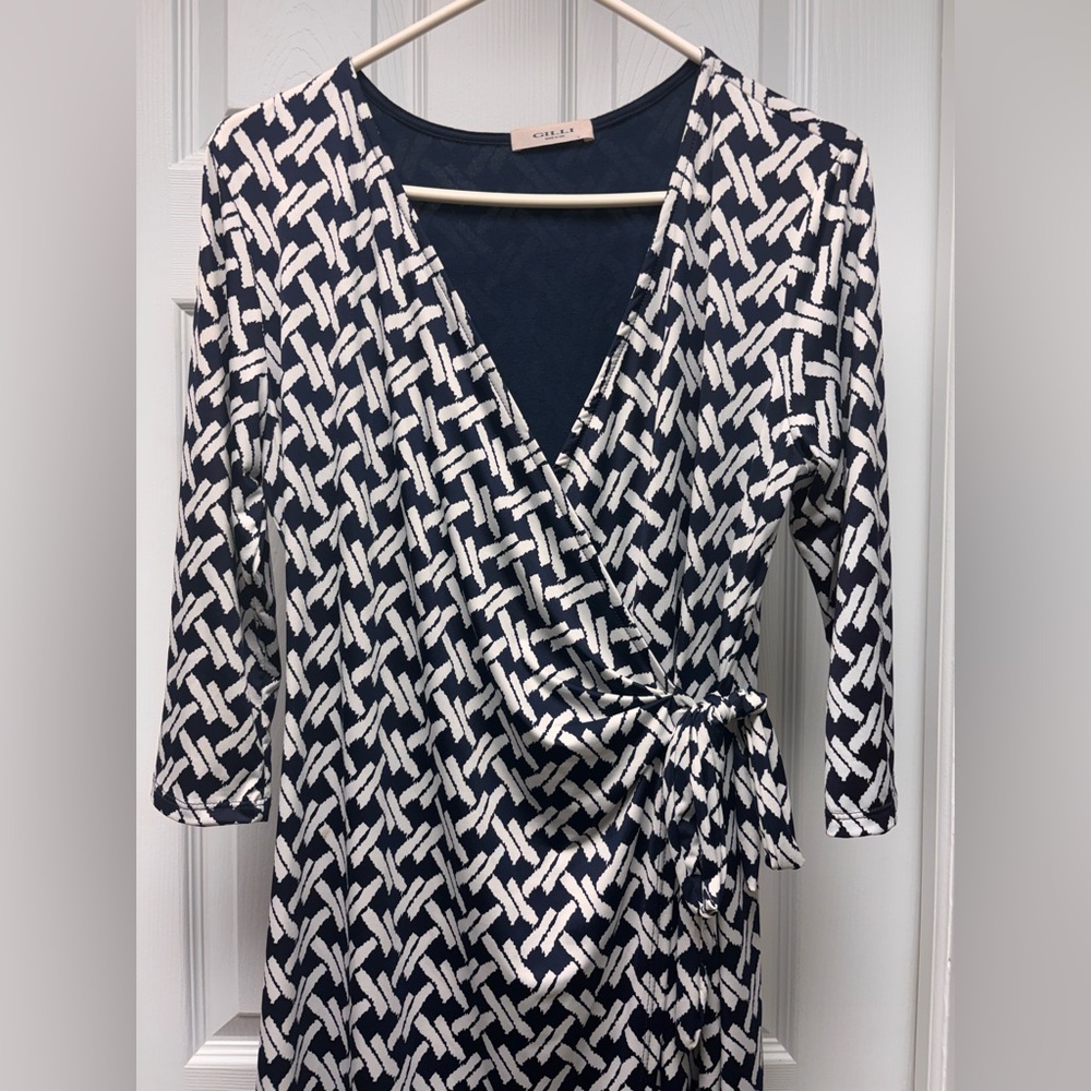 Gilli Navy & White Geometric Print Faux Wrap Dress | Size LP - Picture 2 of 6